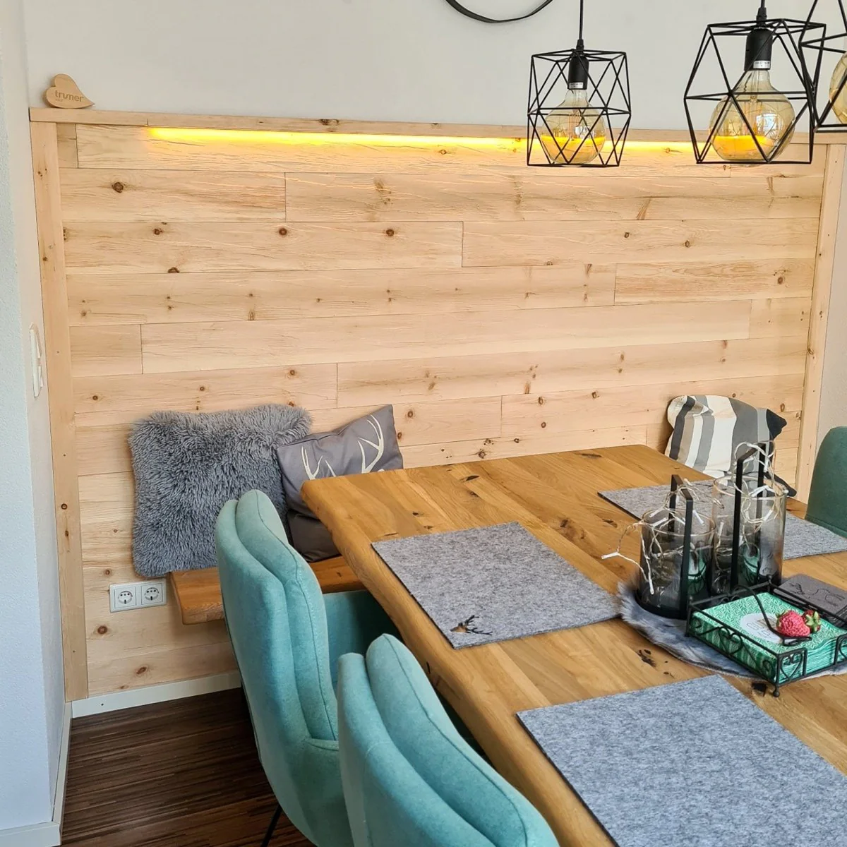 Wand - & Deckenverkleidung Zirbe gehackt - Image 6